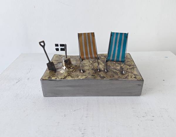 - a , metal Sculpture by Whittle Design, measuring 11 x 17 cm (H x W) £145